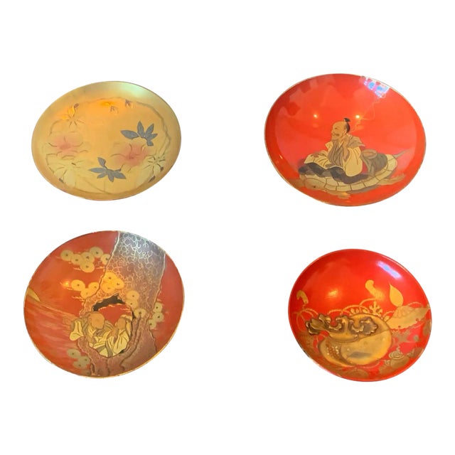 Japanese Lacquered Sake Cups Meiji Period - Set of 4 For Sale