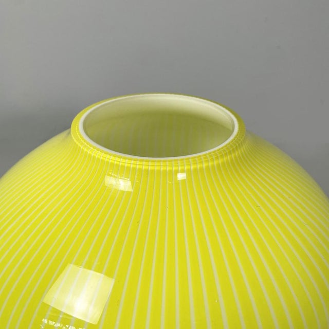 Mid-Century Modern Italian Yellow Murano Glass Table Lamp by Massimo Vignelli for Venini, 1950s For Sale - Image 9 of 12