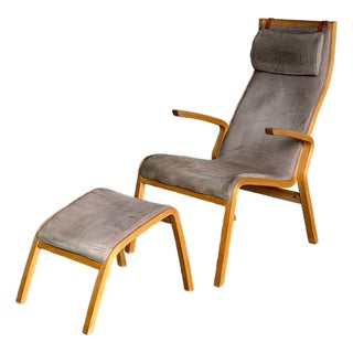 High-Back Bentwood Lounge Chair and Ottoman With Beige Upholstery Mid-Century Modern 1970s For Sale