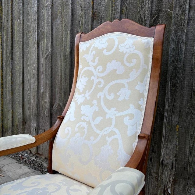 French Voltaire Armchair in Walnut, 1850 For Sale - Image 9 of 15