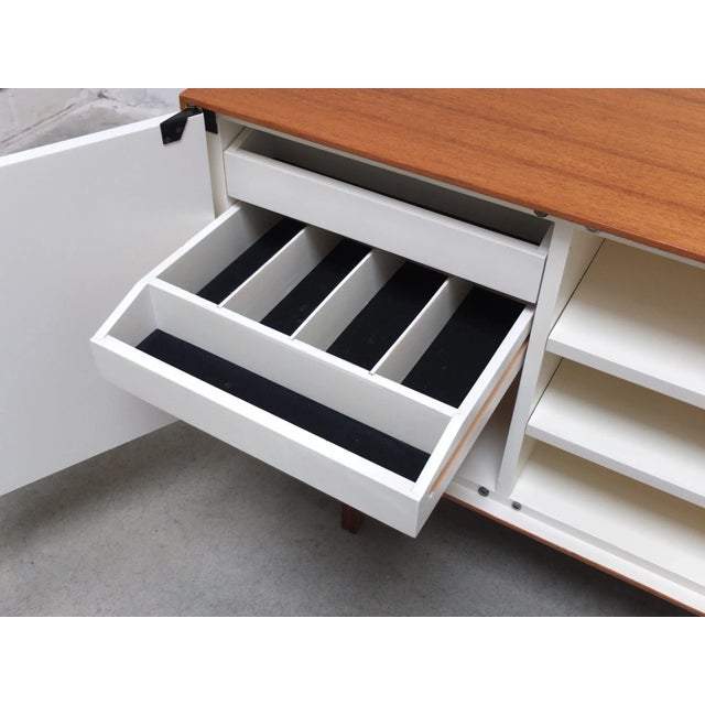 Freestanding Model 541 Sideboard by Florence Knoll for Knoll, 1952 For Sale - Image 17 of 18