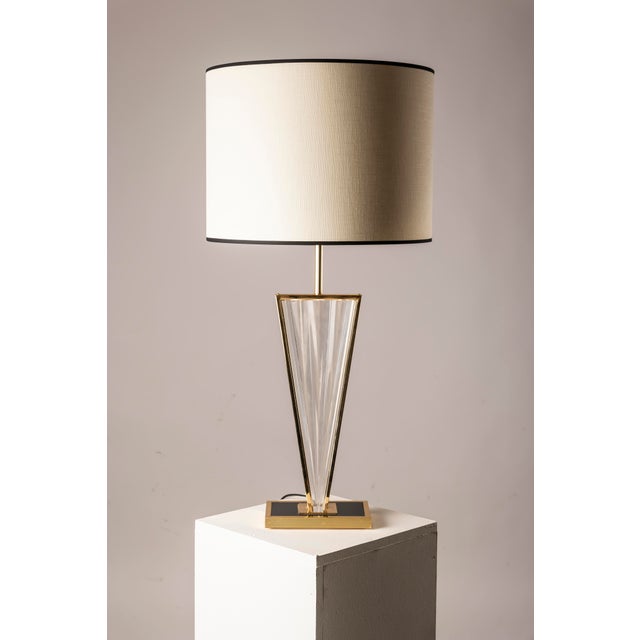 Hollywood Regency Table Lamp in Brass and Acrylic, 1970s For Sale - Image 4 of 13