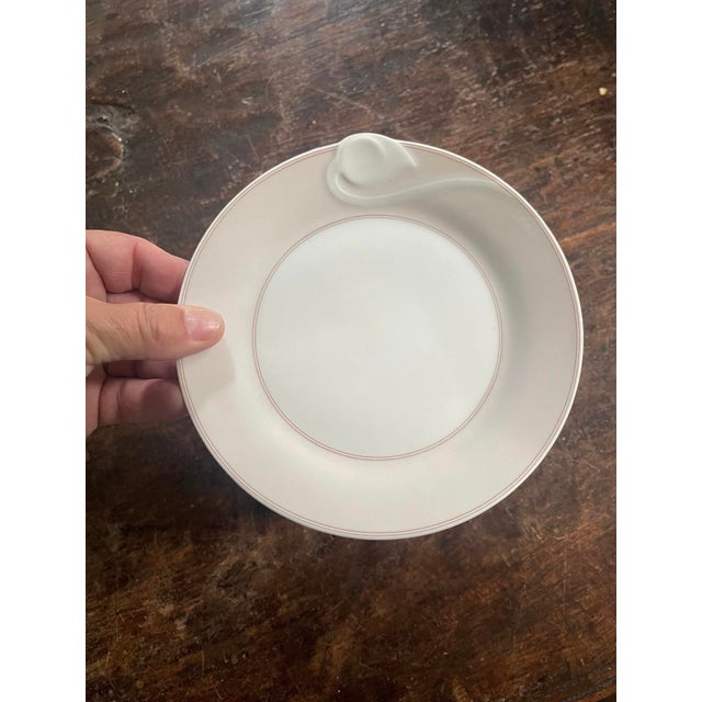 1950s 1950s Chloe Paris Fleuron Pink 6 1/8” Plates Hutschenreuther - Set of Eleven (11) For Sale - Image 5 of 9