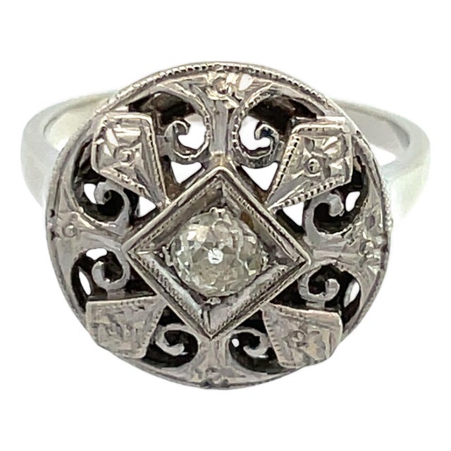 Vintage 14k Gold Diamond Carved Circle Milgrain Ring, Size 6 For Sale