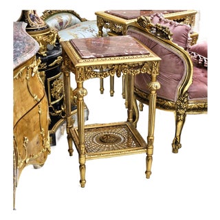 Luxury French Accent Side Table With Floral Marquetry & Curved Cabriole Legs For Sale