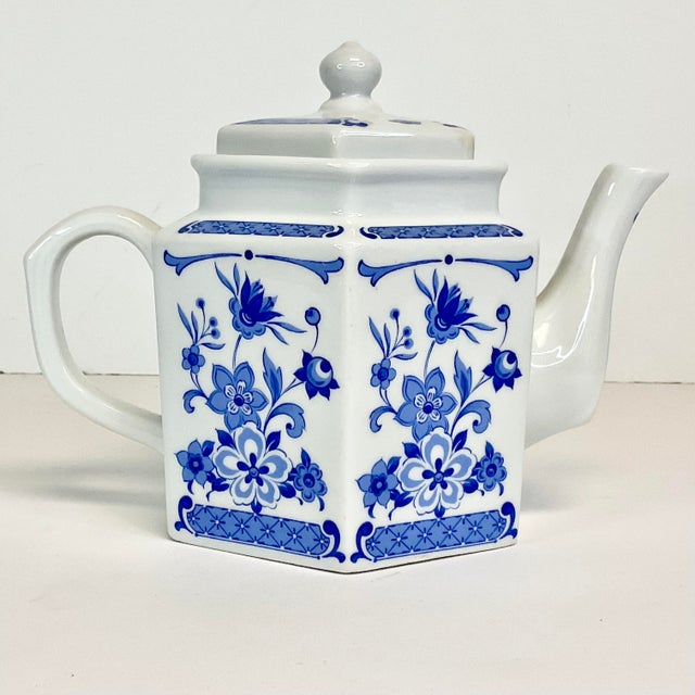 Vintage Italian Tuscany Style Blue & White Botanical Design Porcelain Tea Pot. For Sale - Image 4 of 11