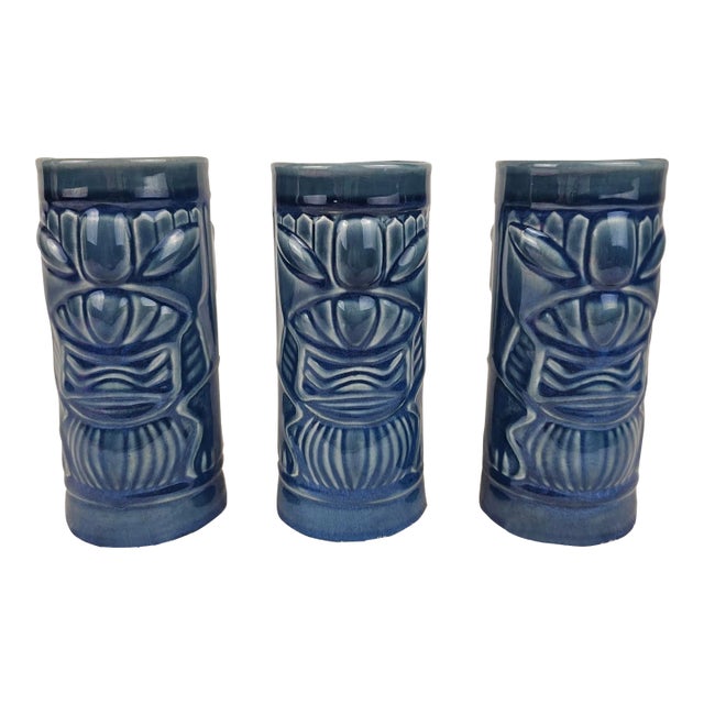 1970s Hollywood Regency Libbey Blue Ceramic Tiki Mugs - Set of 3 For Sale
