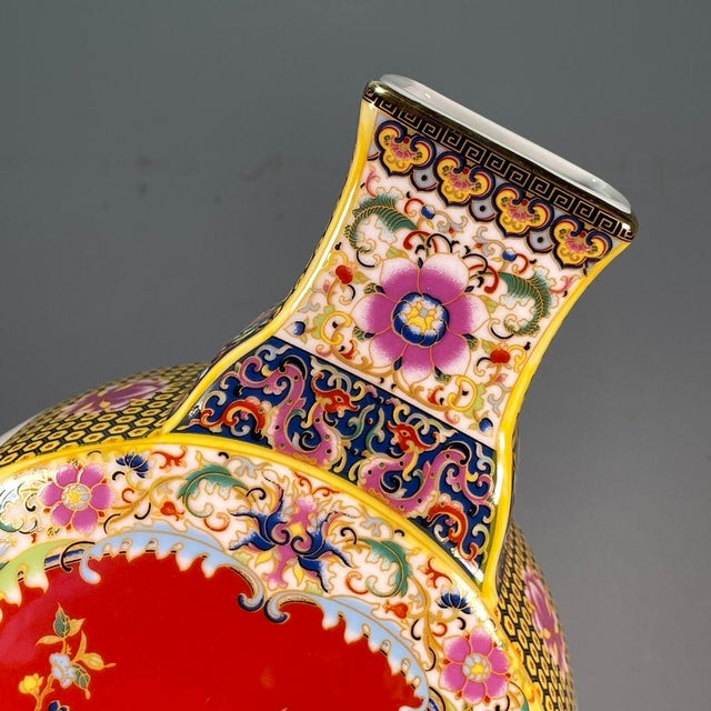 Vintage Chinese Yellow Ground Famille Rose "Pheasant" Moon Flask With c.t. Loo Provenance, 1956 For Sale In Los Angeles - Image 6 of 8