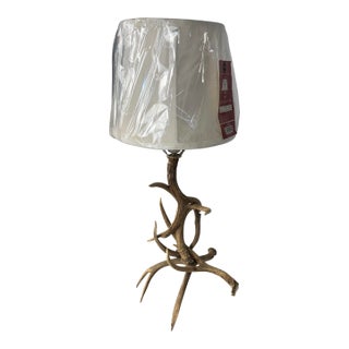 1970s Hand-Crafted Rustic Antler Table Lamp in Natural Finish, Lodge Style For Sale