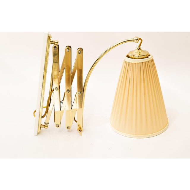 Extendable from 31cm up to 100cm Brass polished and stove enameled The fabric shade is replaced ( new ) Up to 250V...