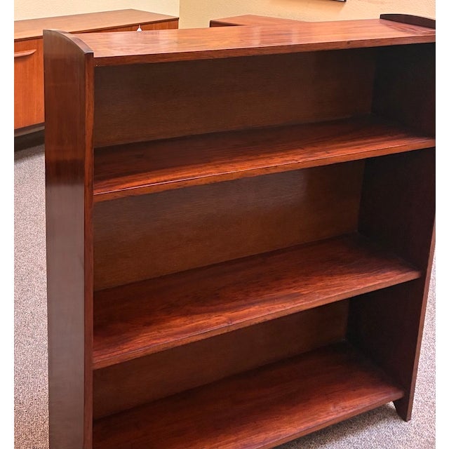European Mid Century Modern Free Standing Walnut Bookcase / Shelving c.1960 For Sale - Image 11 of 13