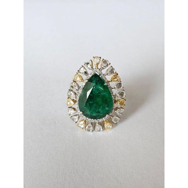 Set in 18k Gold, 10.40 Carats Zambian Emerald & Rose Cut Diamond Engagement Ring, Size 6 For Sale - Image 10 of 10