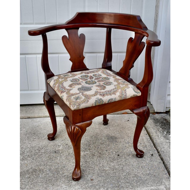 Queen Anne Statesville Co Mahogany Corner Chair Vintage Queen Anne Style Accent Slip Seat For Sale - Image 3 of 16