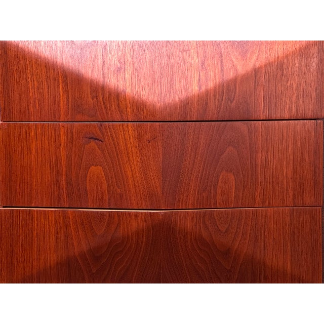 Restored United Diamond Front Dresser Nine Drawer Walnut Lowboy For Sale - Image 9 of 10