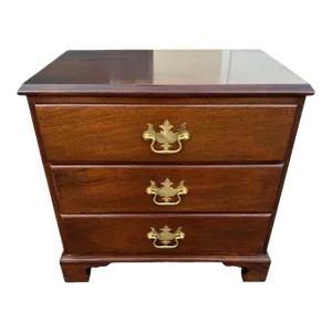 Late 20th Century Queen Anne Three Drawer Chest