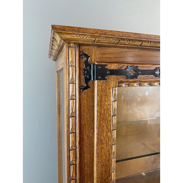 20th Century Neo-Renaissance Style Carved Oak Display Cabinet For Sale - Image 3 of 12