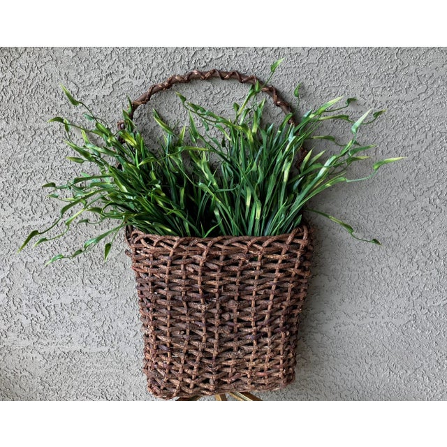 Excellent Pre-Owned Condition. Note: Faux greens in photos are not included. Fabulously chic and beautifully rustic...