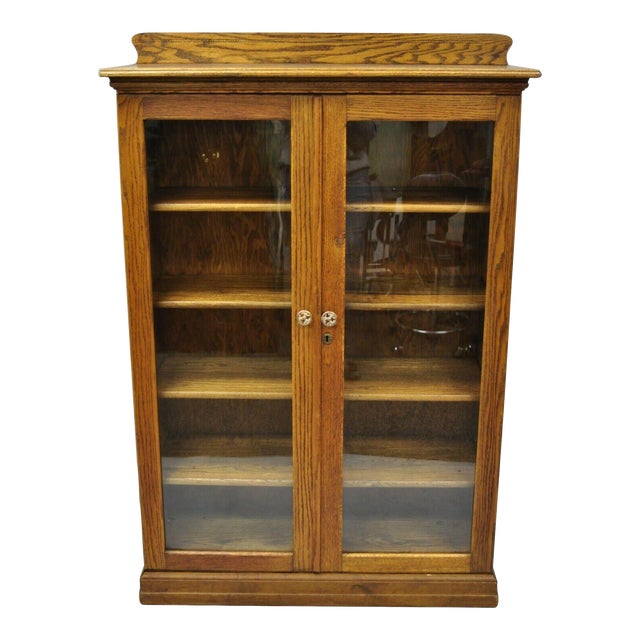 1900s Victorian Golden Tiger Oak Glass 2 Door Bookcase China