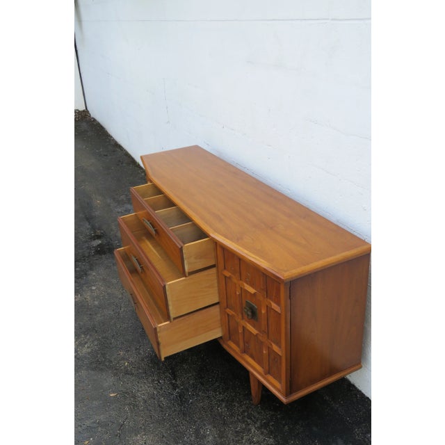 Mid 20th Century Drexel Heritage Mid Century Modern Long Dresser Sideboard Bathroom Vanity For Sale - Image 5 of 12