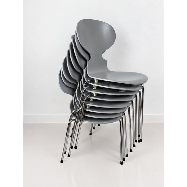 Original Ant 3101 chairs designed by Arne Jacobsen for the renowned Danish manufacturer Fritz Hansen. The Ant is one of...