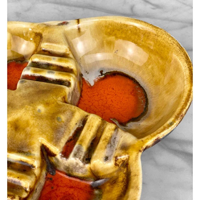 Mid-Century Atomic Orange & Gold Porcelain Sculpted Clover Cigar Ashtray For Sale - Image 4 of 10