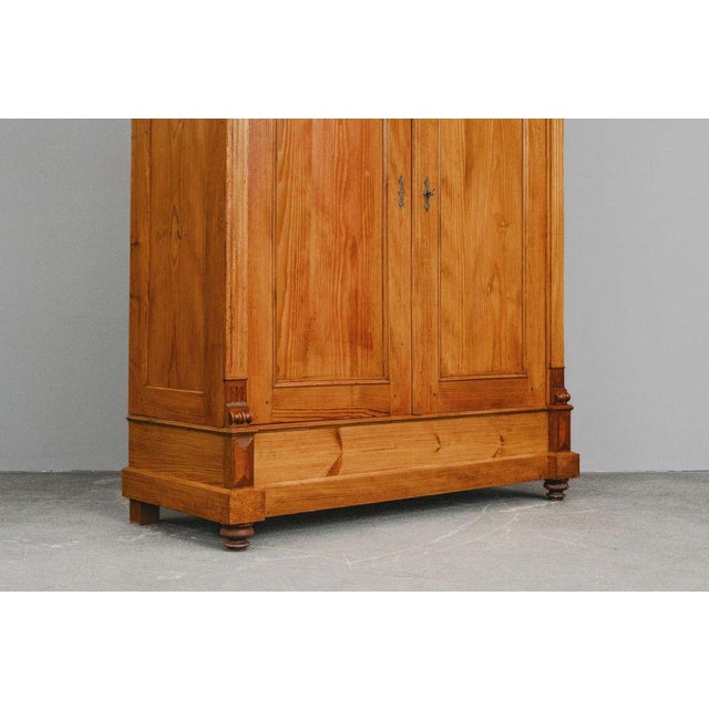 19th Century Gründerzeit Wardrobe in Pine For Sale - Image 6 of 18