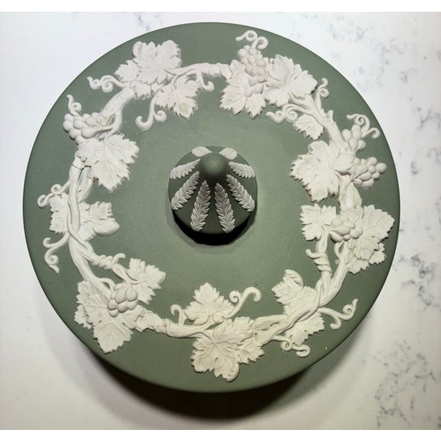 English Vintage Round Wedgwood Porcelain Grapevine Box Sage Green For Sale - Image 3 of 8