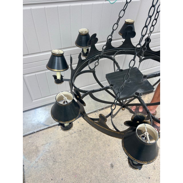 Niermann Weeks Niermann Weeks Regency Style Tole Chandelier For Sale - Image 4 of 11