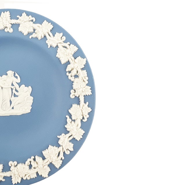Wedgwood Mid 20th Century Blue Wedgwood Jasperware Trinket Dish With White Relief, England For Sale - Image 4 of 8