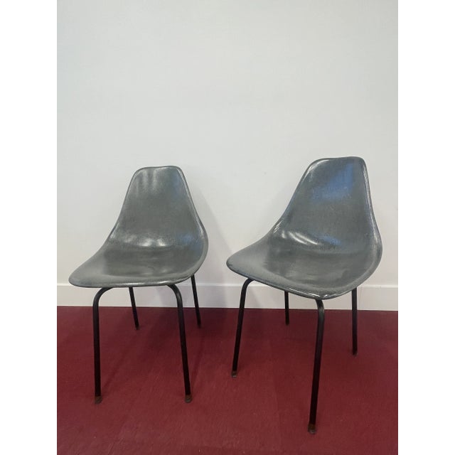 Metal Pair of Vintage Mid-Century Modern Douglas Fiberglass Chairs 1960 For Sale - Image 7 of 12