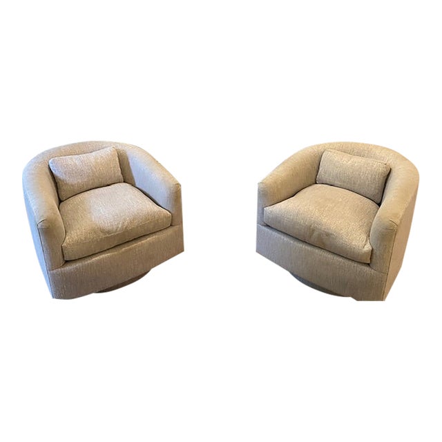 Pair of Custom Swivel Club Chairs in Soft Silver-Gray Textured Upholstery For Sale