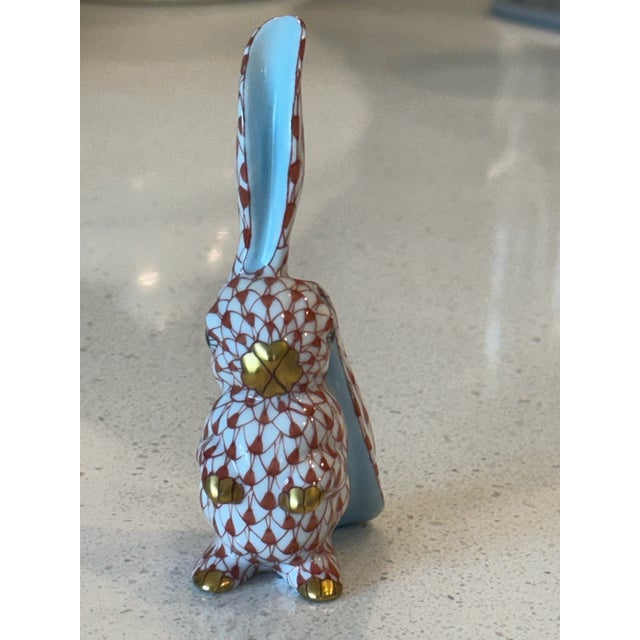 Traditional Classic Red Rust Fishnet Pattern Herend Hand Painted Bunny W/ 22k Gold Accents For Sale - Image 3 of 10