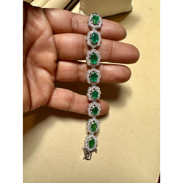Arts & Crafts 10 Carat Natural Brazilian Emerald & Diamond Tennis Bracelet 14 Karat Gold For Sale - Image 3 of 18