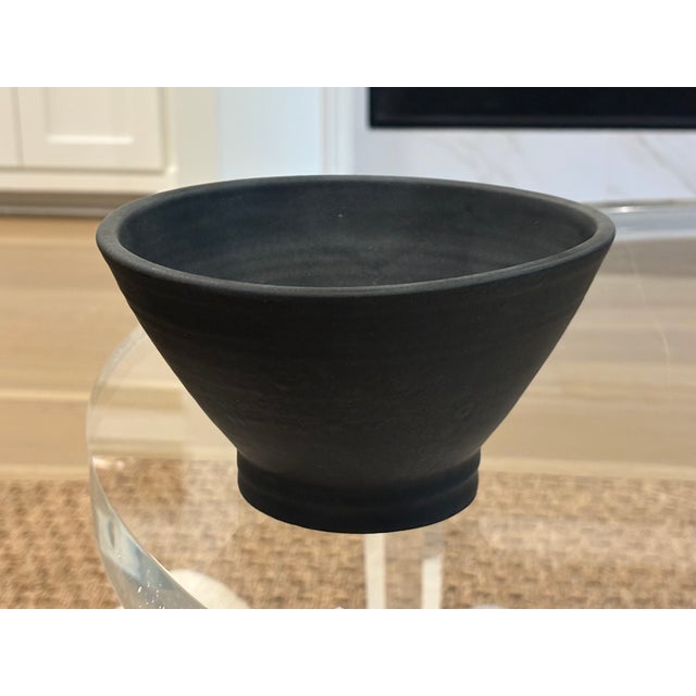 Late 20th Century Signed Studio Pottery Matte Black Wabi-Sabi Footed Bowl For Sale - Image 9 of 14