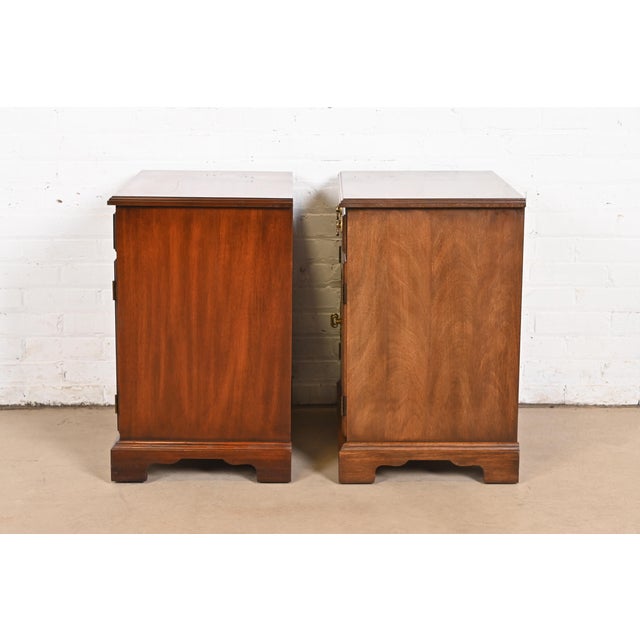 Henkel Harris Georgian Solid Mahogany Nightstands, Pair For Sale - Image 10 of 12