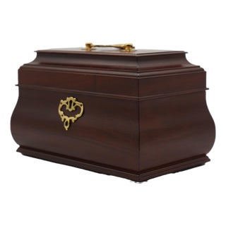 1980s Virginia Metalcrafters Colonial Williamsburg Mahogany Tea Caddy For Sale