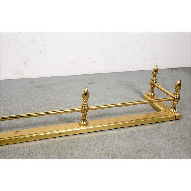 Traditional Vintage Brass English Georgian Style Fireplace Fender For Sale - Image 3 of 5