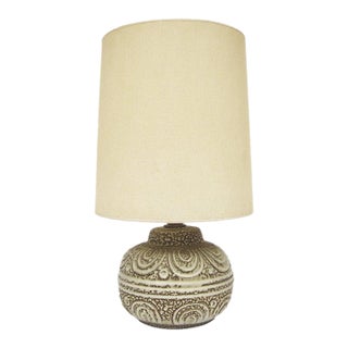 1900s Mid-Century Modern Design Technics Table Lamp with Textured Base For Sale