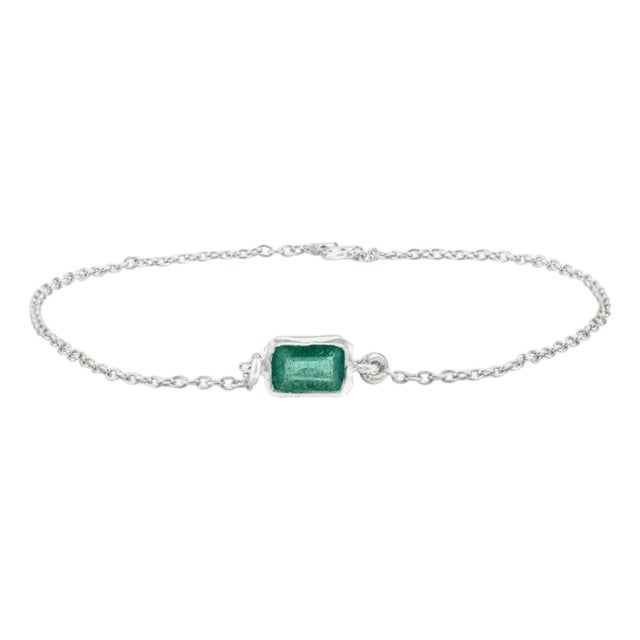 Dainty Stackable Emerald Chain Bracelet in Pure 925 Silver for Everyday Wear For Sale