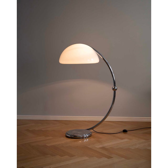 Mid-Century Italian Space Age Serpente Floor Lamp attributed to Elio Martinelli, 1970s For Sale - Image 9 of 10