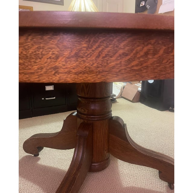 Early 20th C. Round Tiger Oak Pedestal Dining Table For Sale - Image 4 of 8