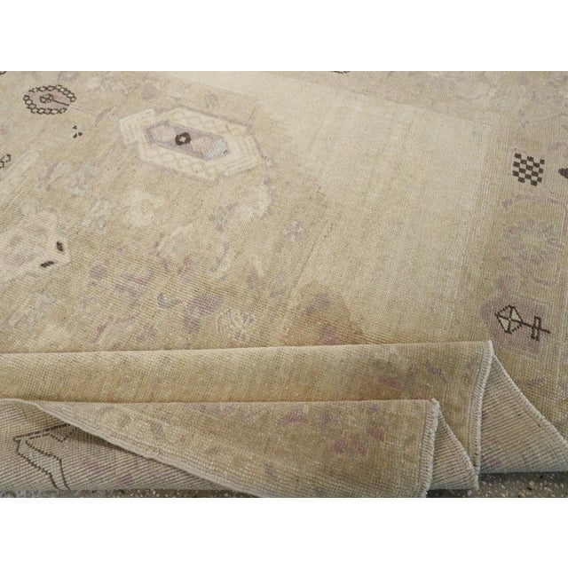 Galerie Shabab Collection Mid-20th Century Turkish Anatolian Accent Rug For Sale - Image 9 of 10