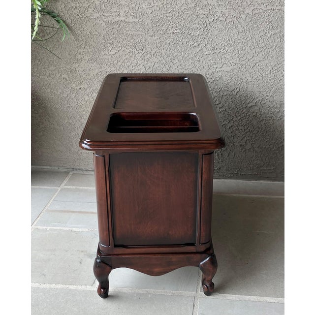 Mid 20th-Century French Provincial-Style Mahogany Chairside/Bedside Cabinet & Media Storage Table For Sale - Image 11 of 18