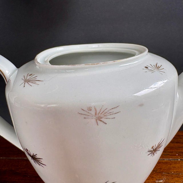Vintage Bavaria White Porcelain Teapot by Oscar Schaller With Gold Starburst Pattern, Germany (1910–1935) For Sale - Image 4 of 9