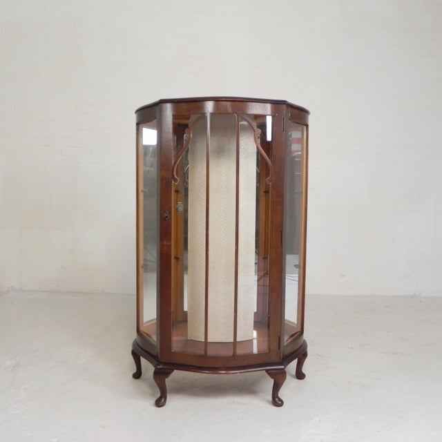 Art Deco English Display Cabinet on Ornate Legs, 1930s For Sale - Image 6 of 18