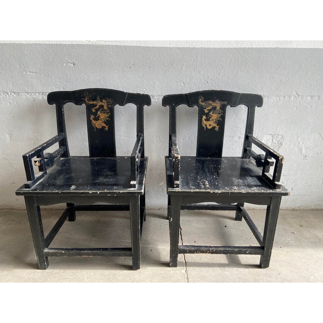 Set of 19th Century Chinese Chairs in Lacquered Black Wood with Gilt Decoration, 1890s, in Good conditions. Designed 1890...
