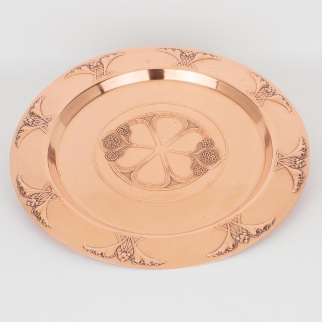 1910s 1910s French Dinanderie Art Nouveau Copper Platter Centerpiece or Tray For Sale - Image 5 of 11