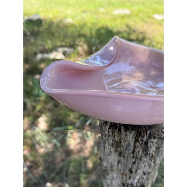 Blush Vintage Mid-Century Murano Glass Centerpiece Bowl - Attributed to Alfredo Barbini For Sale - Image 8 of 12