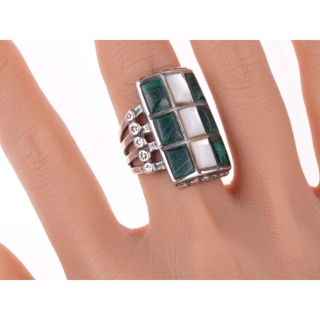 sz9.25 Vintage Zuni malachite and shell channel inlay sterling ring For Sale - Image 4 of 6
