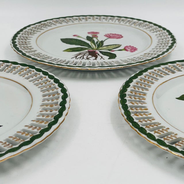 Vintage Reticulated Floral Plates With Green and Gold Trim - Set of 3 For Sale - Image 10 of 18